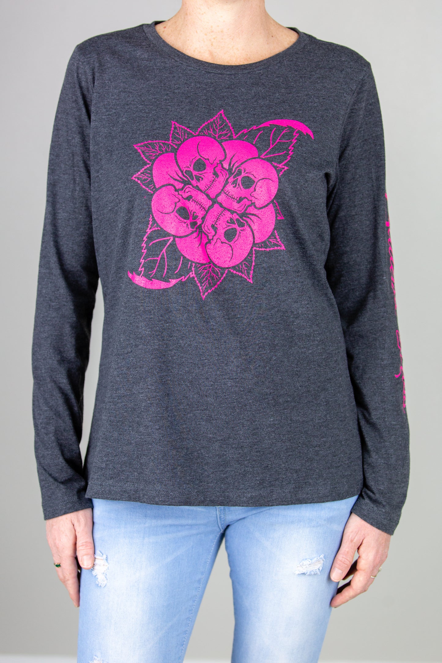 Long Sleeve in Dark Heather Grey w/pink skull flower